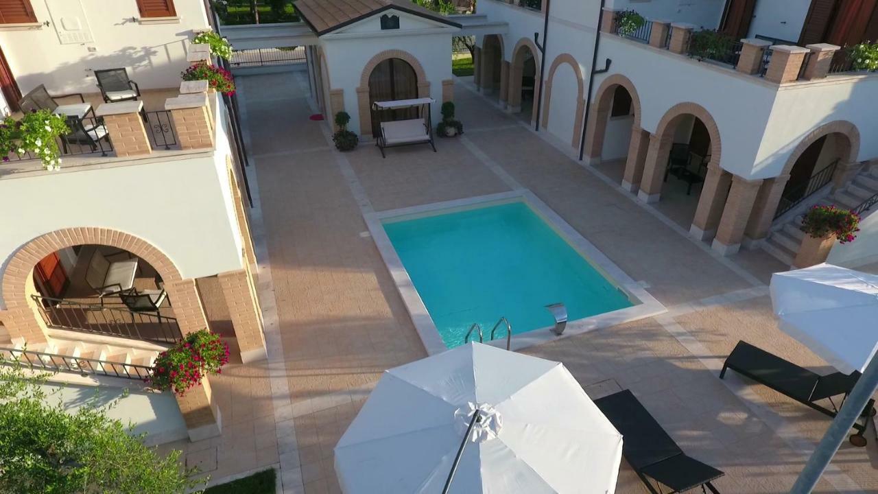 Residence Stella Del Gran Sasso Colledara Eksteriør billede